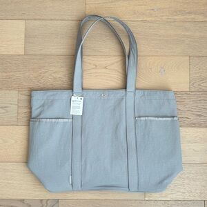 NWT lululemon Daily Multi-Pocket Tote Bag 20L